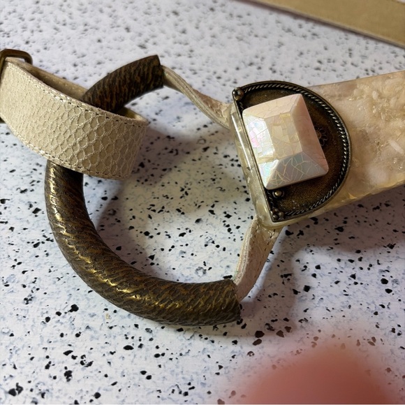 Details by Ursula Tan Leather Belt Tooled Stone Marble Brass Buckle Adjustable - Picture 5 of 6